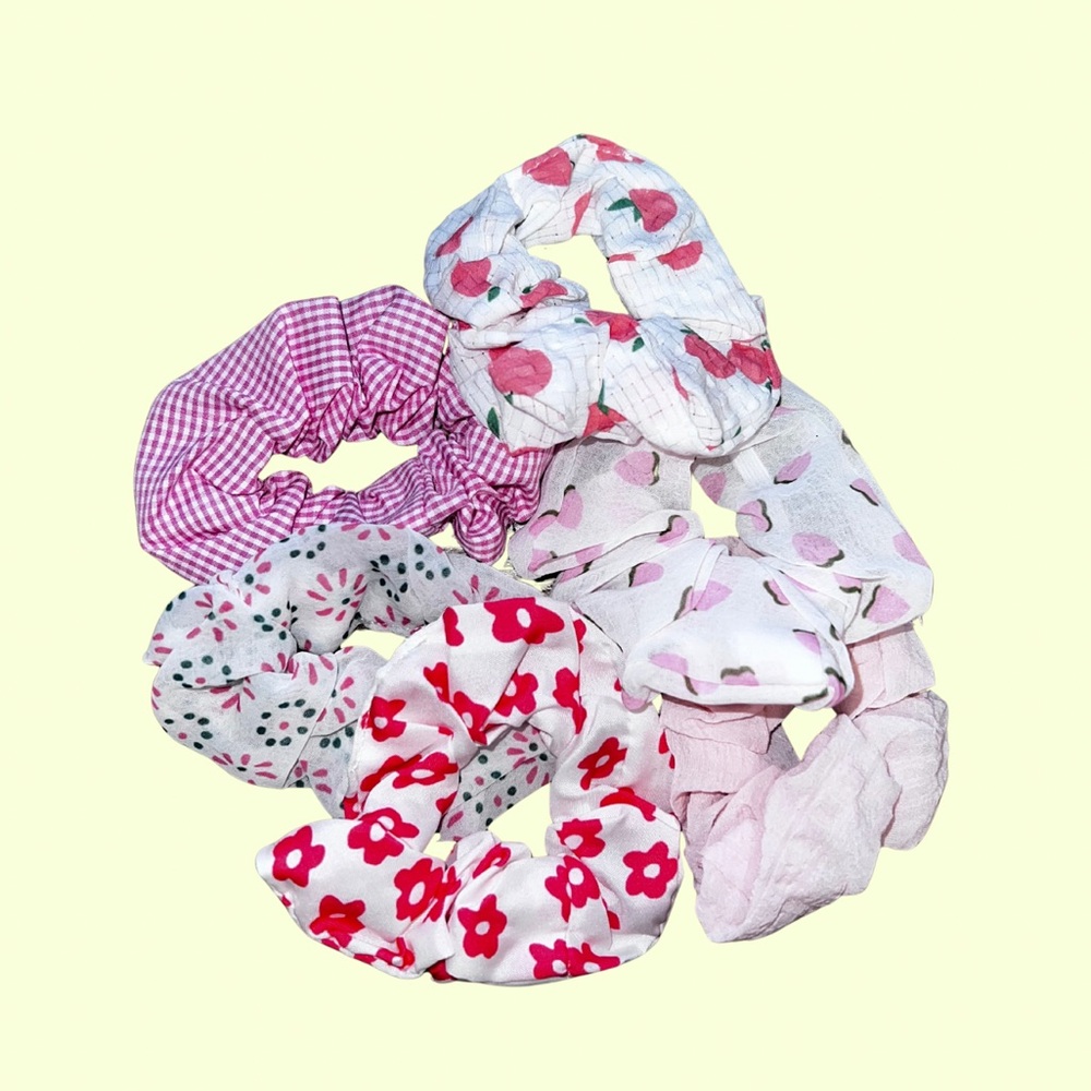 Cute Floral and Gingham Scrunchie Set (6) NWOT Never